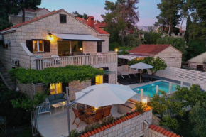 Villa Beach House Sumartin with Heated Pool, Sumartin